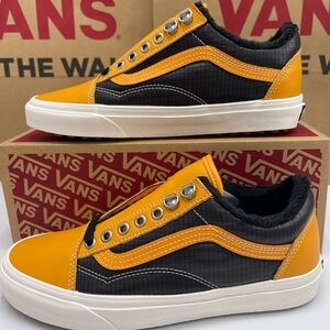 Vans Men’s Old Skool Mte
(Mte) Apricot/Black
VN0A348F2NF Sneakers